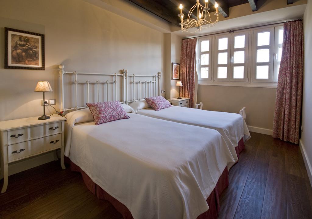 Las Casas Rurales Huerta San Benito Villamayor  Eksteriør bilde